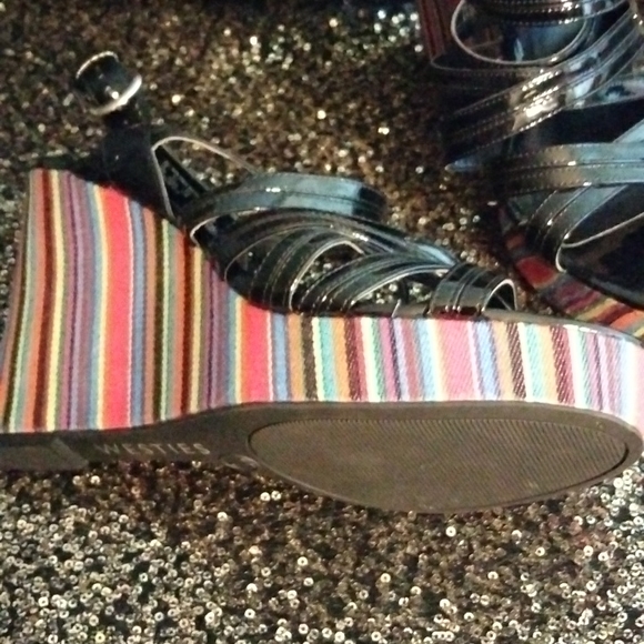 Black & Multi Colored Wedges - Picture 3 of 12